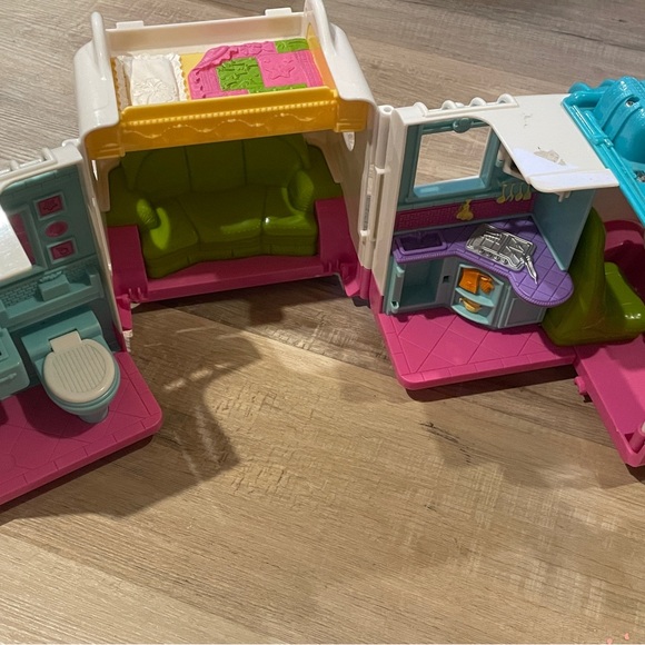 Fisher-Price Loving Family Beach Vacation Mobile Home No Accessories - Picture 4 of 5